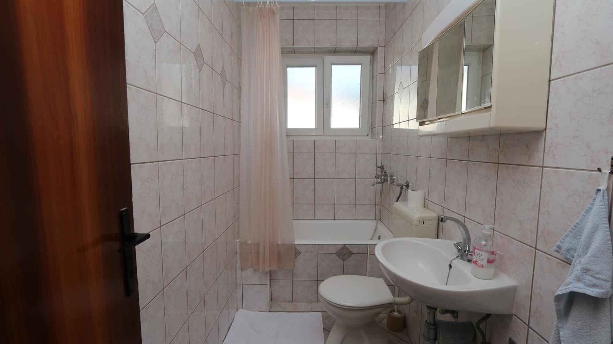 Dinka Guesthouse Makarska Eksteriør billede