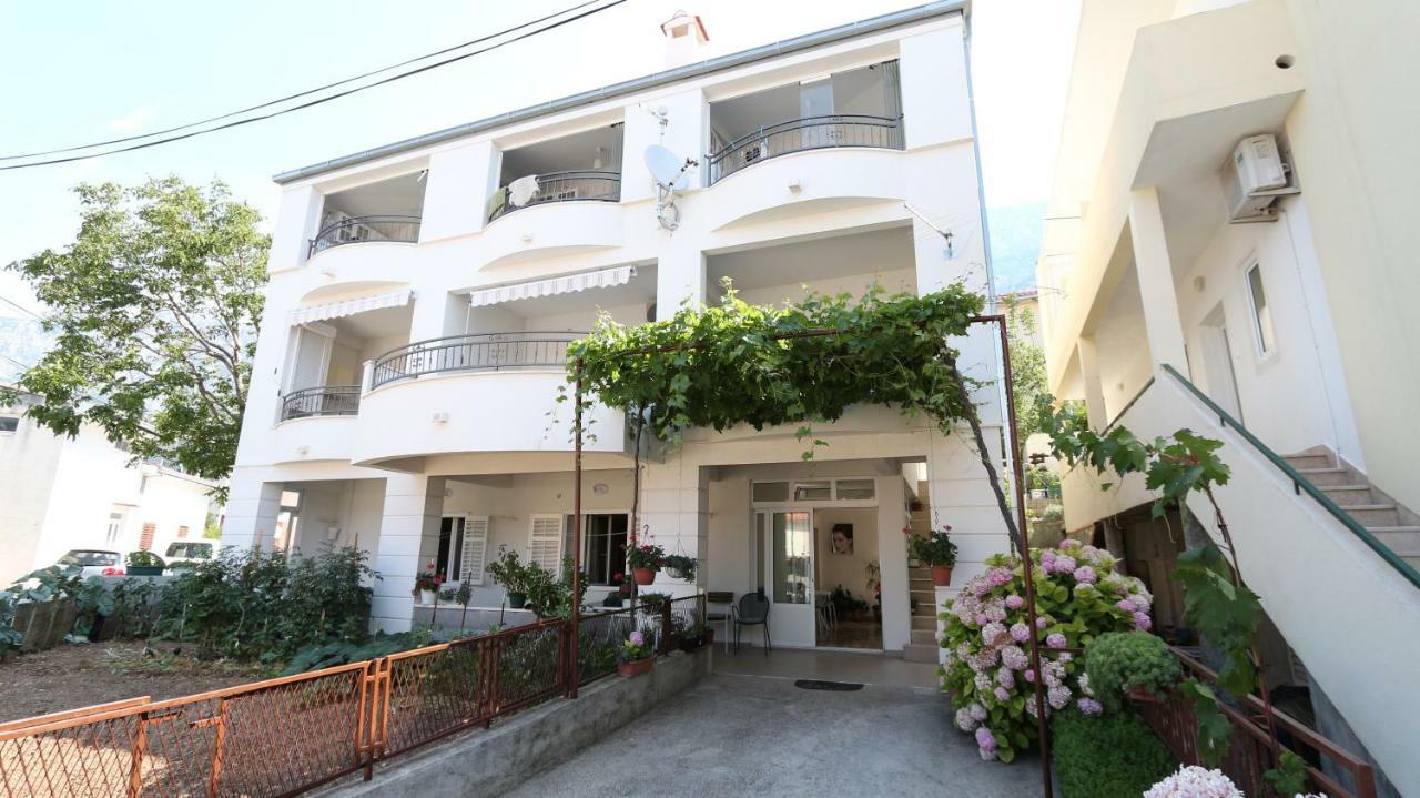 Dinka Guesthouse Makarska Eksteriør billede