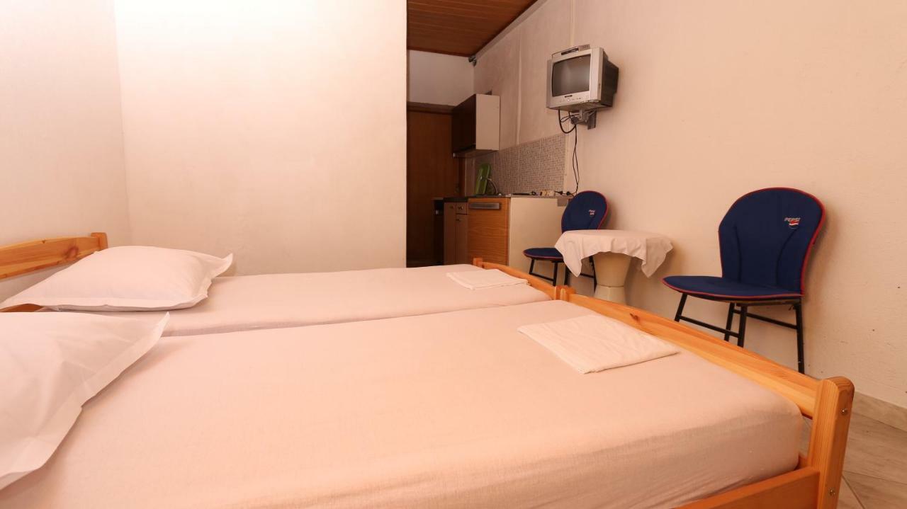 Dinka Guesthouse Makarska Eksteriør billede