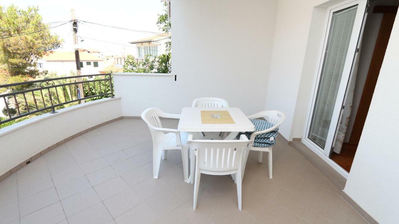 Dinka Guesthouse Makarska Eksteriør billede