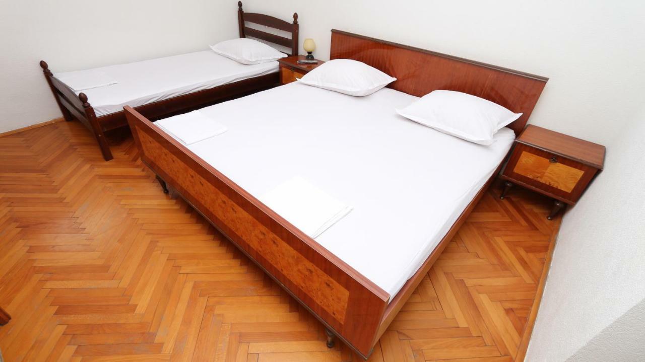 Dinka Guesthouse Makarska Eksteriør billede