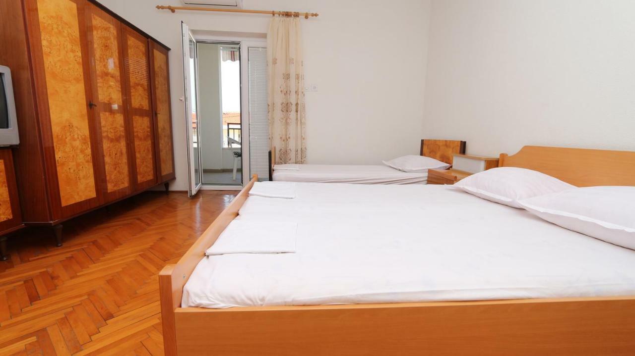 Dinka Guesthouse Makarska Eksteriør billede
