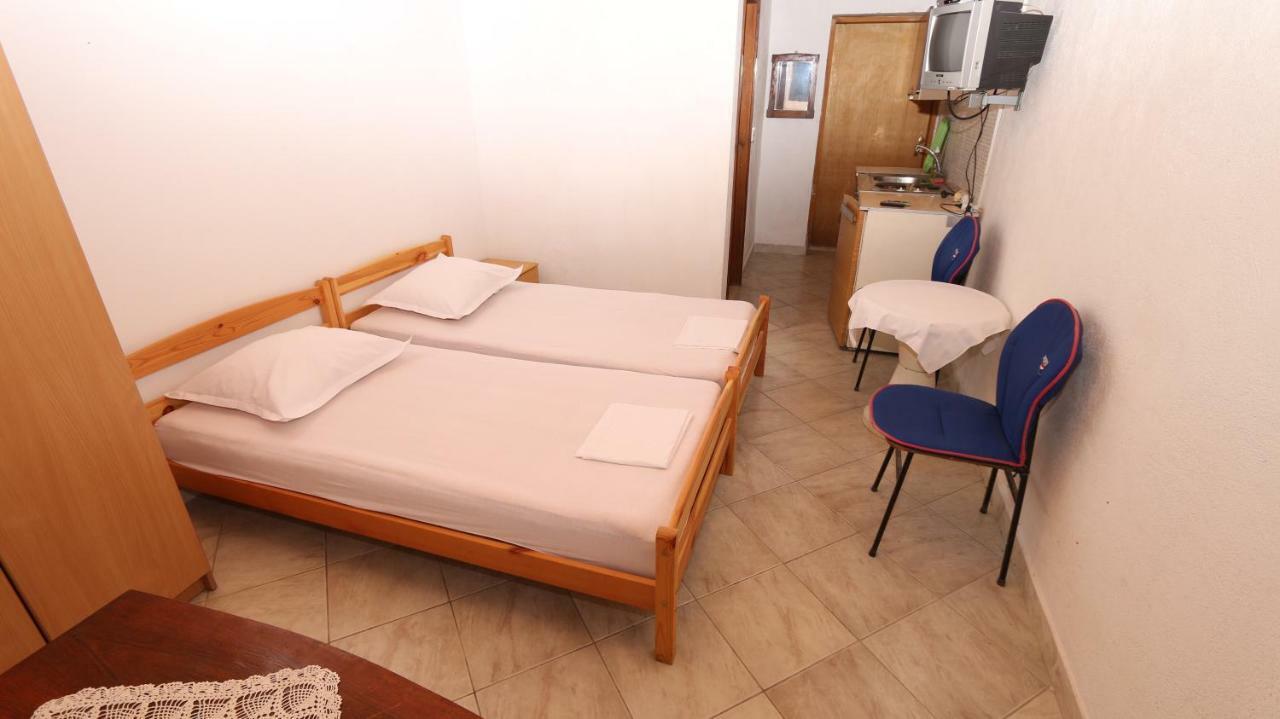 Dinka Guesthouse Makarska Eksteriør billede