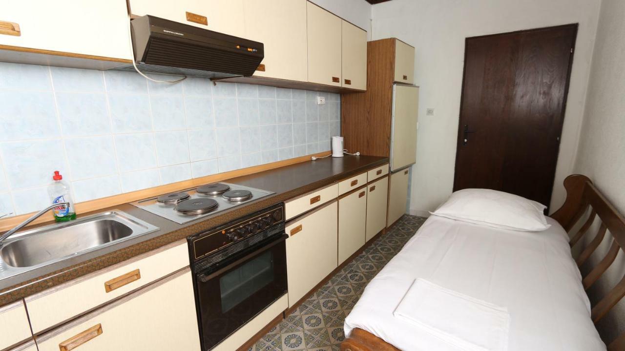Dinka Guesthouse Makarska Eksteriør billede