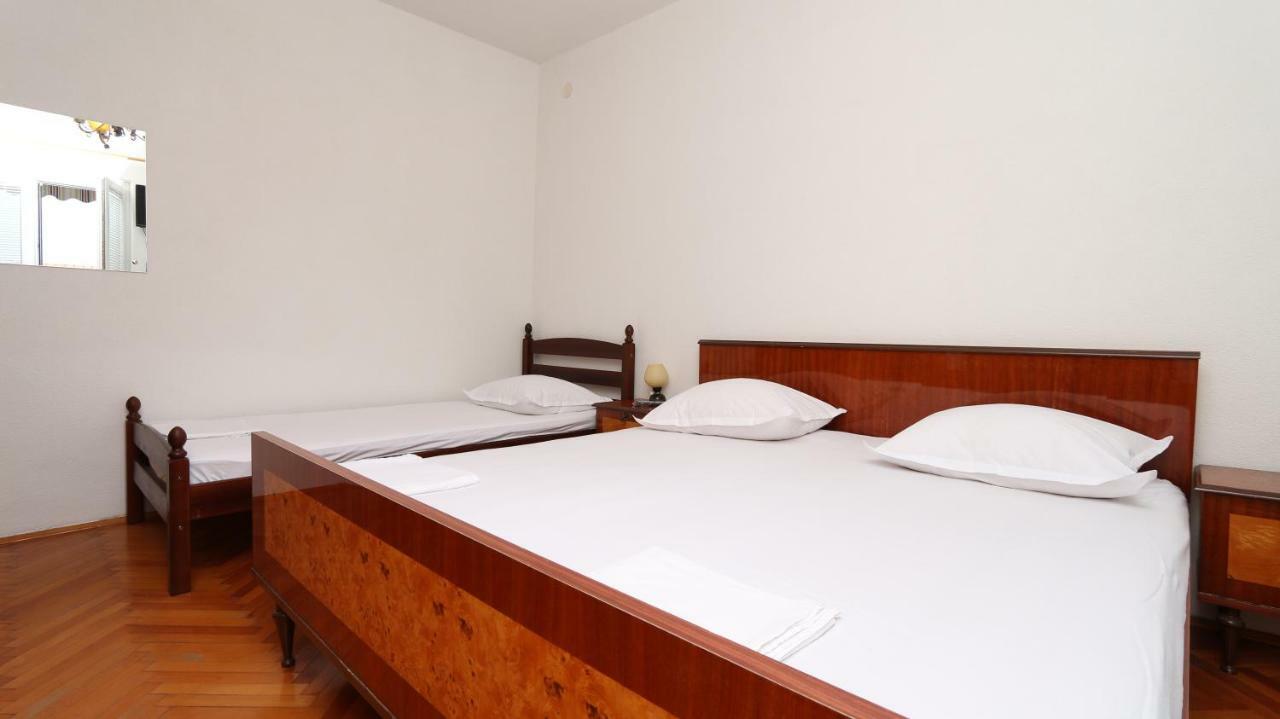 Dinka Guesthouse Makarska Eksteriør billede