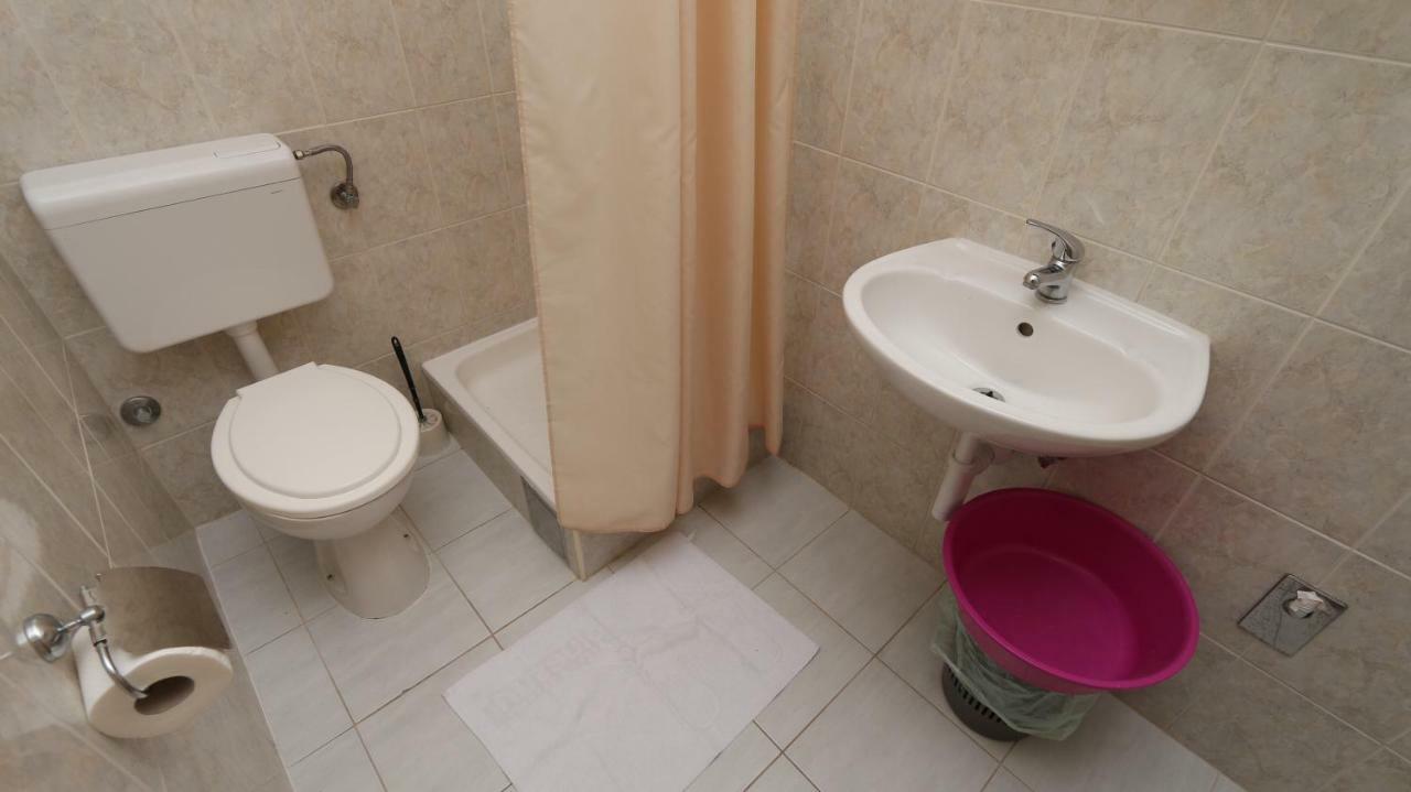 Dinka Guesthouse Makarska Eksteriør billede