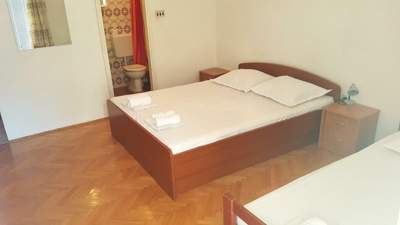 Dinka Guesthouse Makarska Eksteriør billede