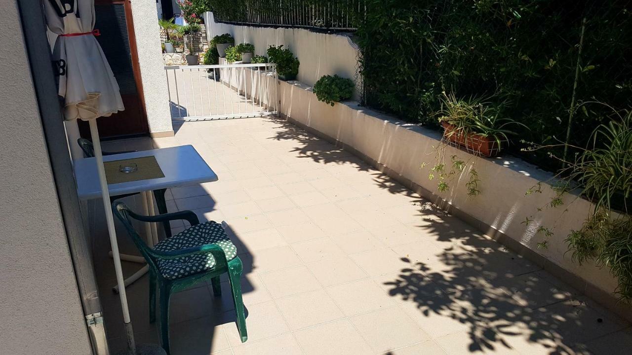 Dinka Guesthouse Makarska Eksteriør billede